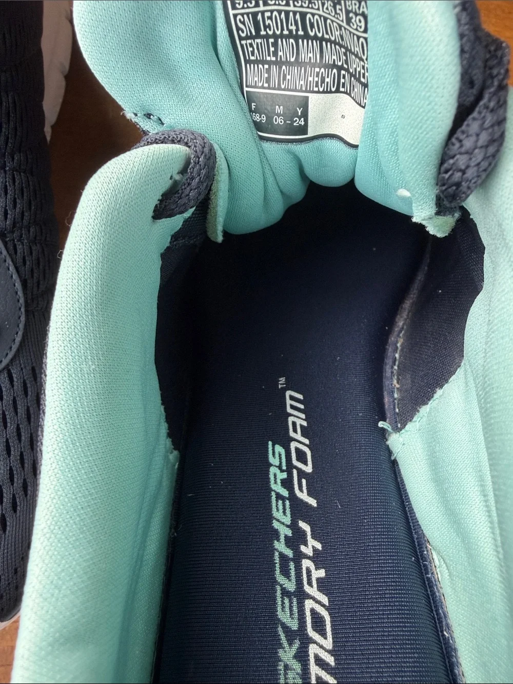 Skechers Navy Lite-Weight Sneakers Sz 9.5